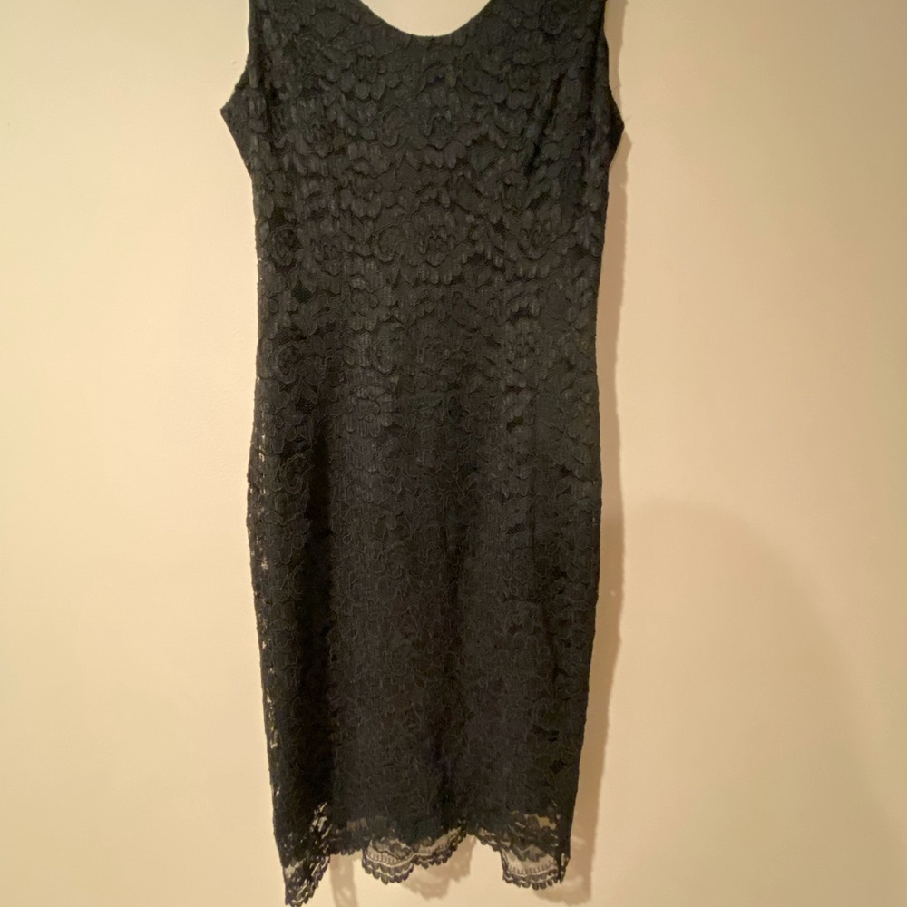 Ms Chaus Black French Lace Fully-Lined Shift Dress. Size 12 (fits like 10)